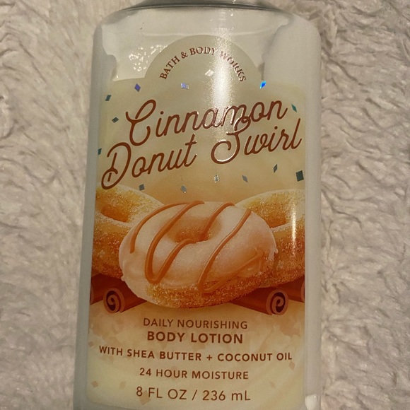 NEW Bath and Body Works Cinnamon Donut Swirl Body Lotion and Shower Gel - Picture 2 of 4